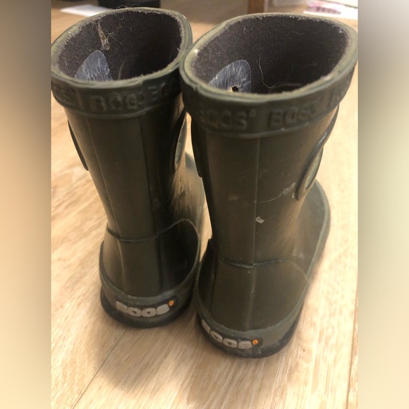 Size 6 Rain Bogs - Picture 4 of 4